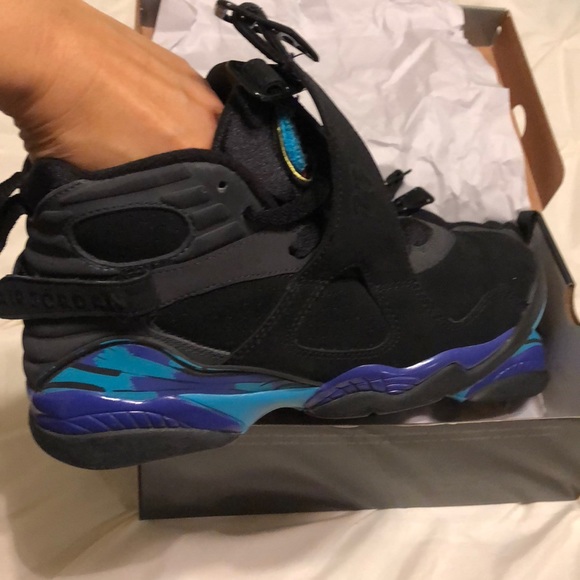 5y Air Jordan 8 Retro (GS) - Picture 3 of 8